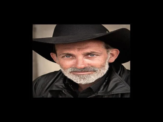 클래식 버버리를 부활시킨 크리스토퍼 베일리