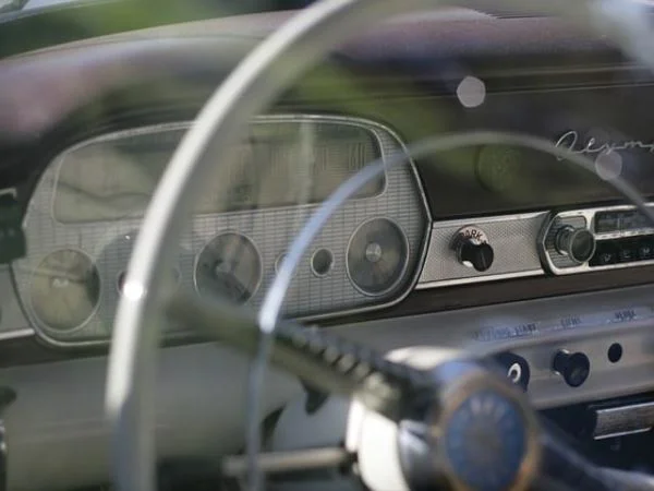 혼자 가족 여자친구와 여관에 묵는 꿈의 상황